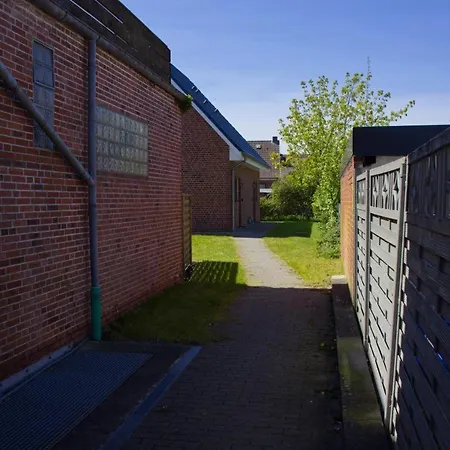 Holiday home Inselblume 27 - Modernes Mit Garten In *