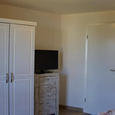 Holiday home Inselblume 27 - Modernes Mit Garten In *